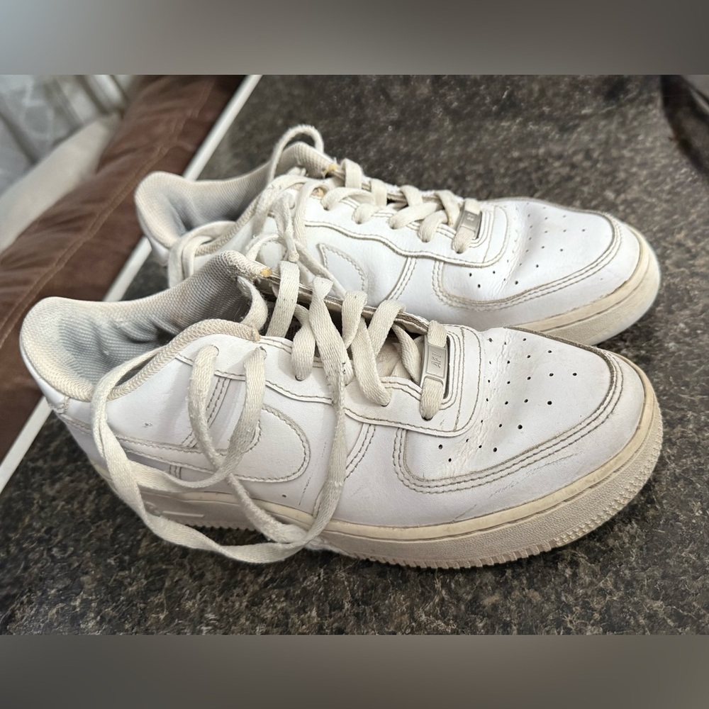 Men's White Athletic Shoes